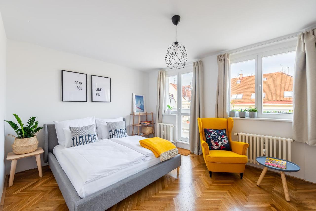 Bright Charming Apt With Terrace, Parking & Airco. Prague Ngoại thất bức ảnh