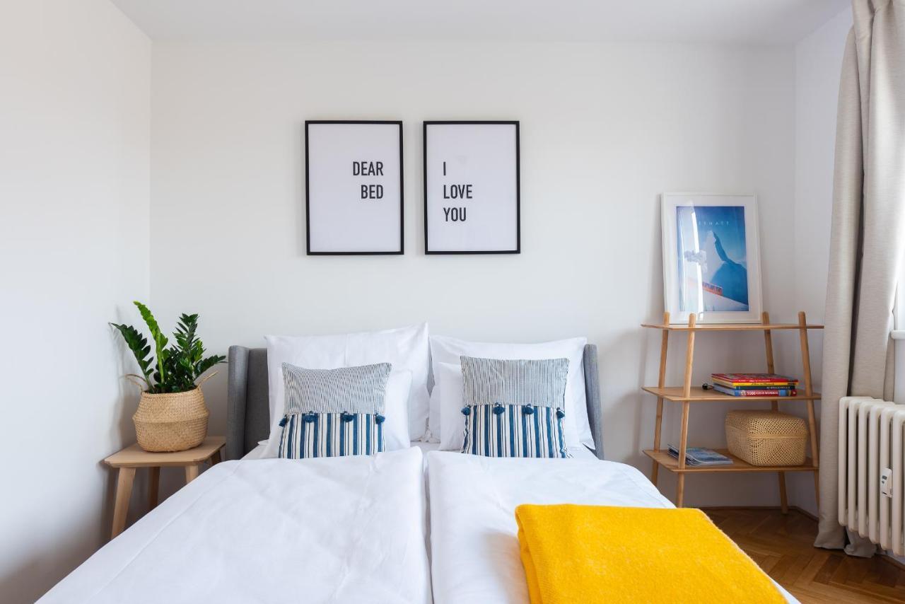 Bright Charming Apt With Terrace, Parking & Airco. Prague Ngoại thất bức ảnh
